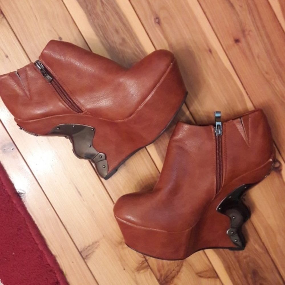 DBDK Brown Fashion Platform Heels, Sz 7.5, Women's